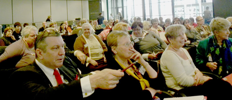 Eric Reijers with other delegates and participants at the Seminar.