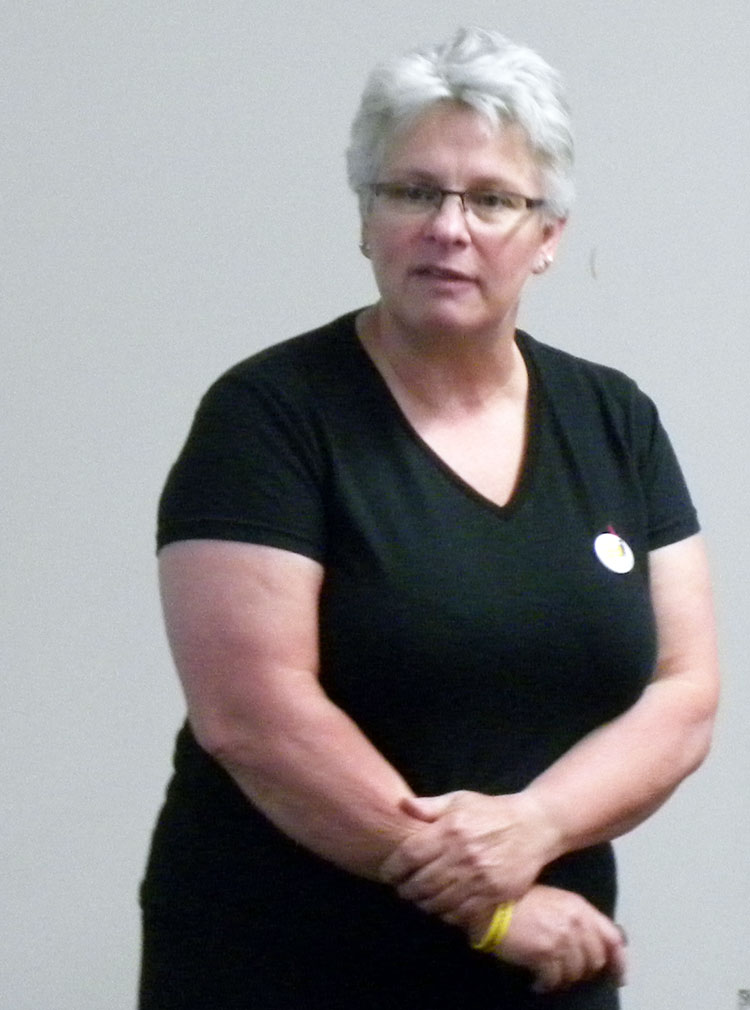 Dr Leslie Lyons